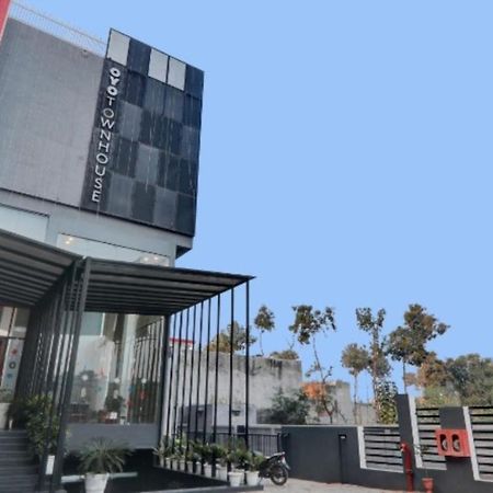 Hotel Landmark, Lucknow Dış mekan fotoğraf